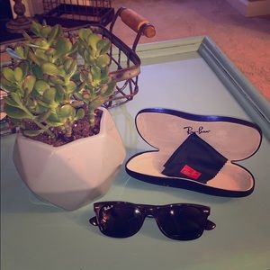 Ray-Ban New Wayfarer Sunglasses 😎